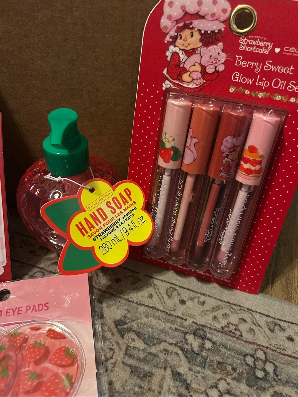Strawberry bath set Set - Pink & Red Strawberry-Themed Care Kit
